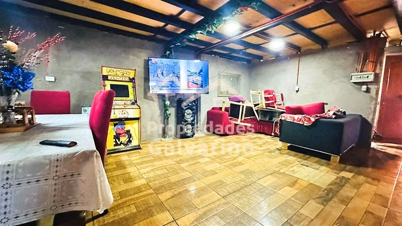 Casa en venta de 6 dorm. en Renca