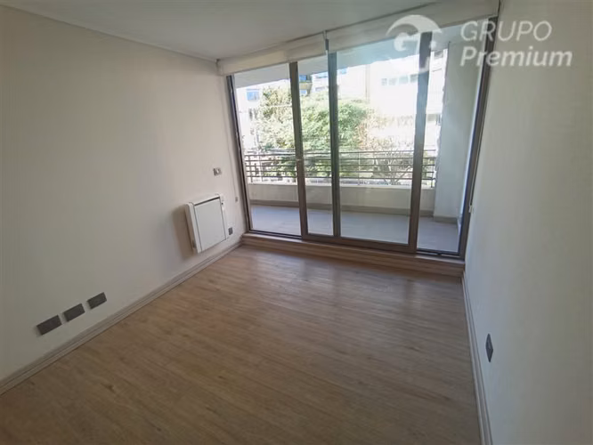 Se vende luminoso departamento de 2D2B en plan de viña