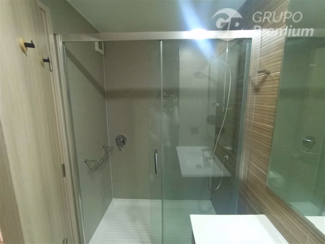 Se vende luminoso departamento de 2D2B en plan de viña