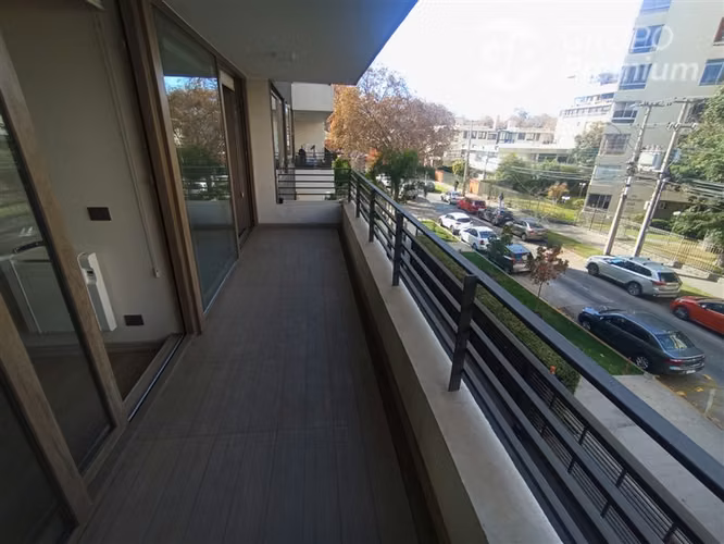 Se vende luminoso departamento de 2D2B en plan de viña