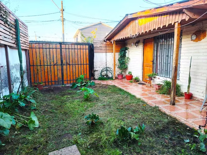 Casa 2D/1B en villa cerrada (162292)