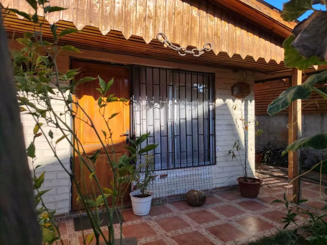 Casa 2D/1B en villa cerrada (162292)