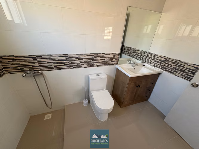 CASA EN LOS VILOS CON VISTA AL MAR