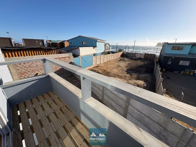 HERMOSA CASA DE DOS PISOS EN LOS VILOS