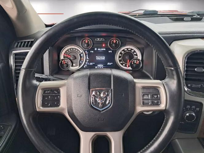 DODGE RAM 1500 4X4 LARAMIE 5.7 AUT 2017
