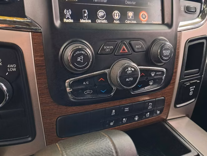 DODGE RAM 1500 4X4 LARAMIE 5.7 AUT 2017