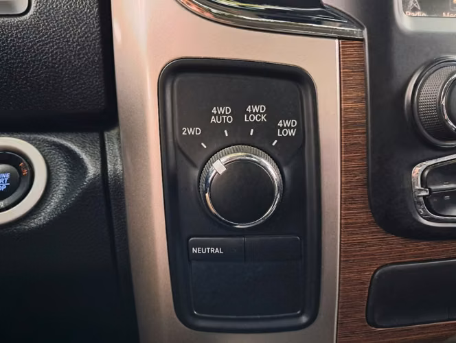 DODGE RAM 1500 4X4 LARAMIE 5.7 AUT 2017