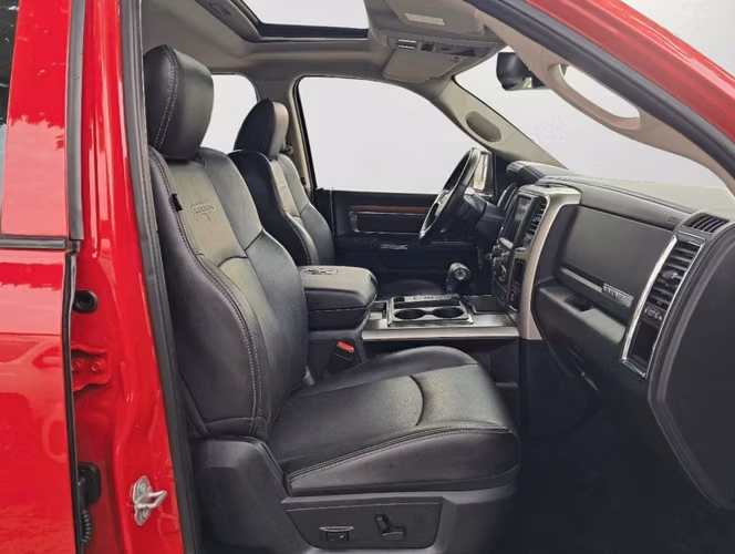 DODGE RAM 1500 4X4 LARAMIE 5.7 AUT 2017