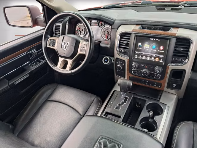 DODGE RAM 1500 4X4 LARAMIE 5.7 AUT 2017