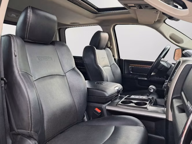 DODGE RAM 1500 4X4 LARAMIE 5.7 AUT 2017