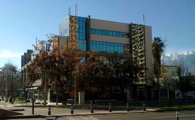 Amplia Oficina Metro Manquehue (162371)