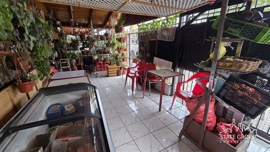 VENTA CASA CON LOCAL COMERCIAL 4HAB 3BA MAIPÚ