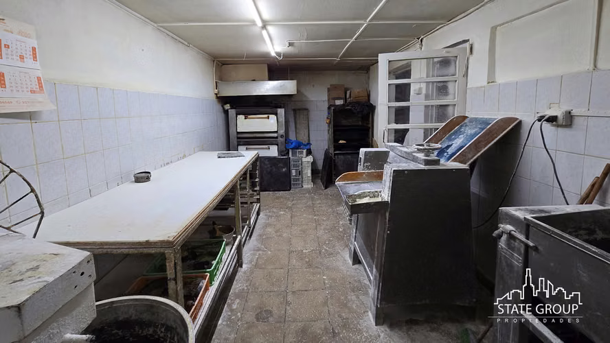 VENTA CASA CON LOCAL COMERCIAL 4HAB 3BA MAIPÚ
