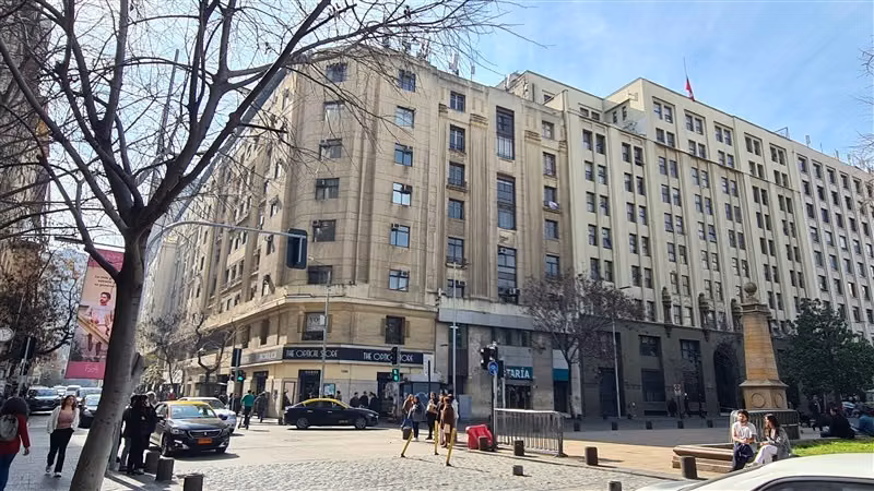 Oficina arriendo Santiago Plaza Constitución 350m2 duplex