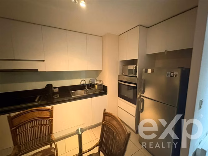 Depto amob arriendo con vista al mar 2 d y 2 b. en Concón