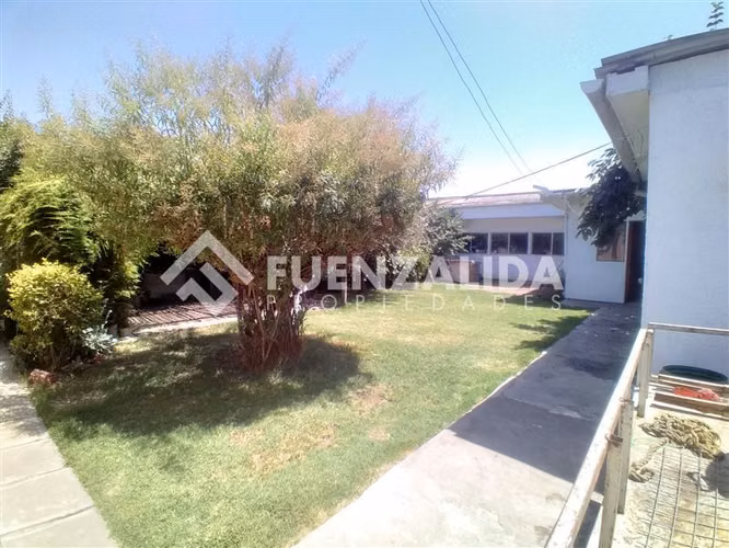 Casa en venta de 3D/2B /407m2 en La Cisterna