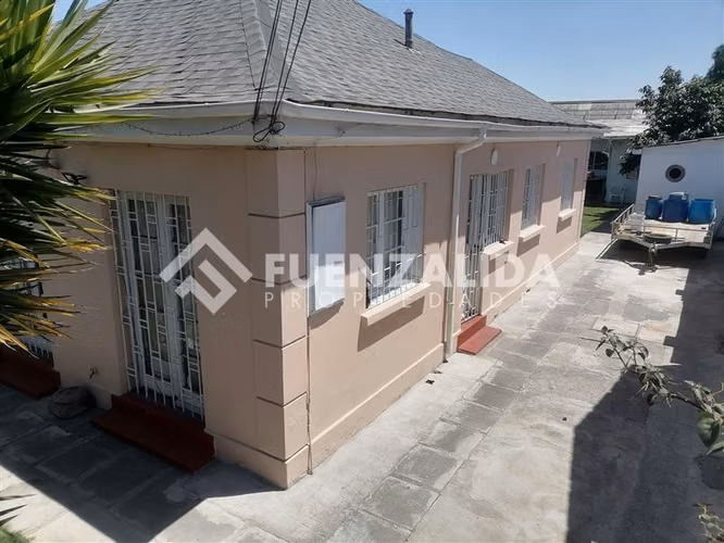 Casa en venta de 3D/2B /407m2 en La Cisterna