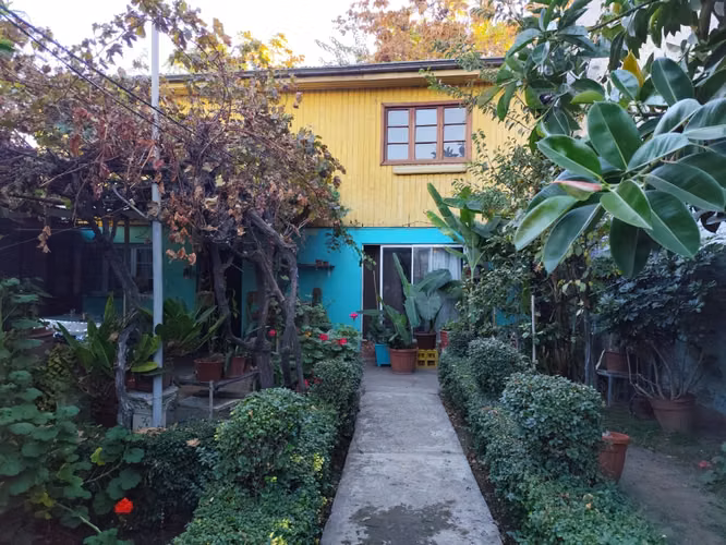 Se VENDE casa, ubicada en el centro de Renca