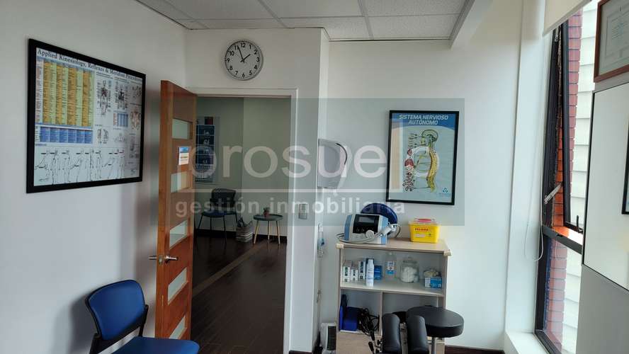 OPORTUNIDAD !!  200 MT2 EN MODERNO EDIFICIO DE OFICINAS - Imagen 13
