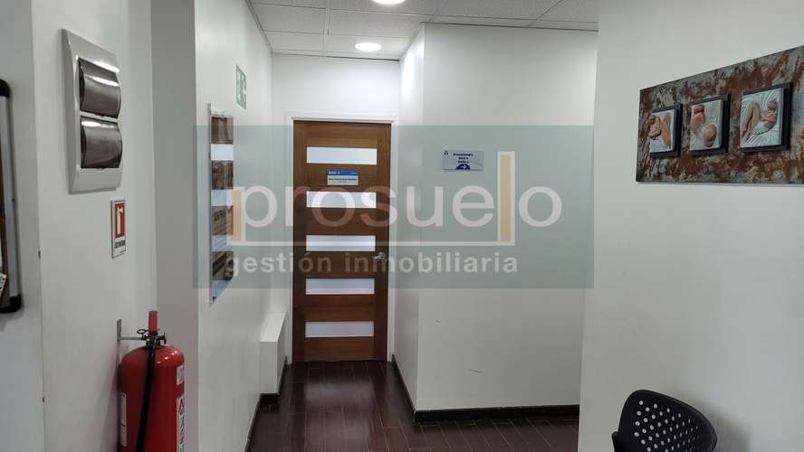 OPORTUNIDAD !!  200 MT2 EN MODERNO EDIFICIO DE OFICINAS - Imagen 17