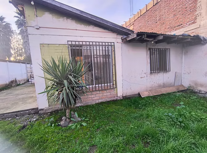 Linda Casa con un Amplio Patio .  El Monte