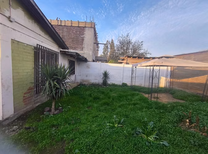 Linda Casa con un Amplio Patio .  El Monte