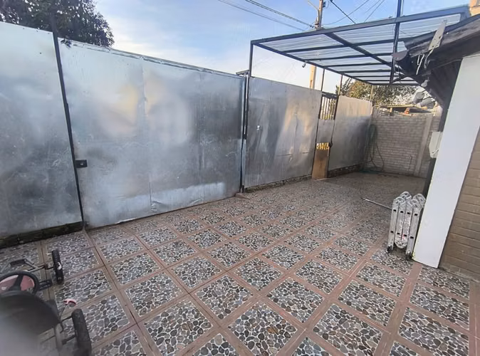 Linda Casa con un Amplio Patio .  El Monte