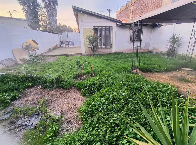 Linda Casa con un Amplio Patio .  El Monte