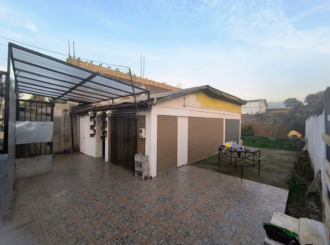 Linda Casa con un Amplio Patio .  El Monte