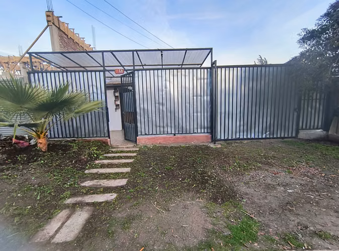Linda Casa con un Amplio Patio .  El Monte