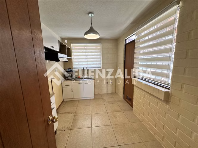 Casa en venta de 4 dorm. en Padre Hurtado