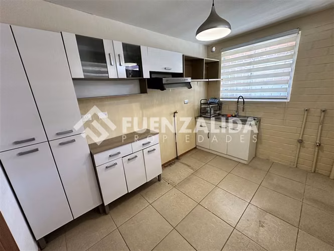 Casa en venta de 4 dorm. en Padre Hurtado