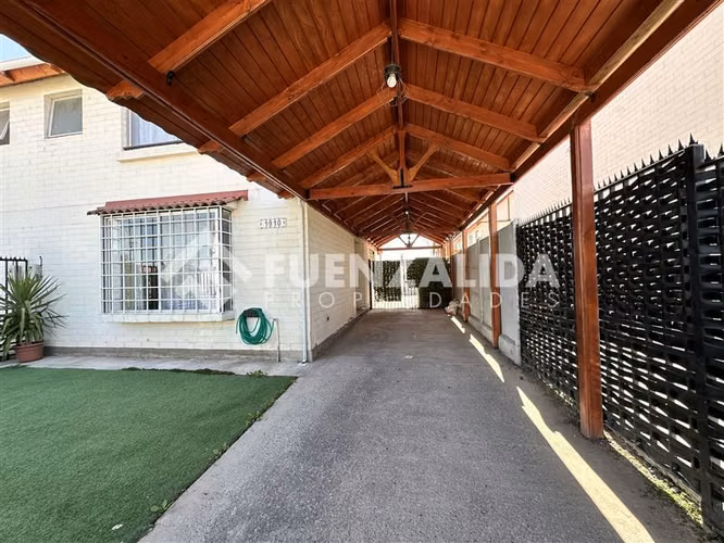 Casa en venta de 4 dorm. en Padre Hurtado