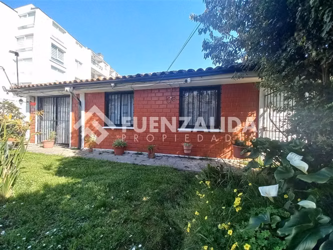 Casa de 3 dorm Ñuñoa,Iluminada, excelente, a pasos Metro.