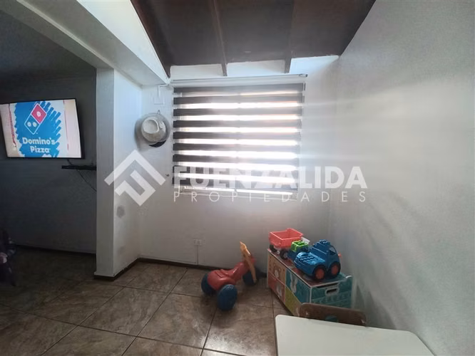Casa de 3 dorm Ñuñoa,Iluminada, excelente, a pasos Metro.