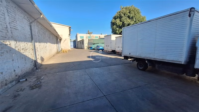Industrial venta Q. Normal bodegas hormigón, oficinas FM