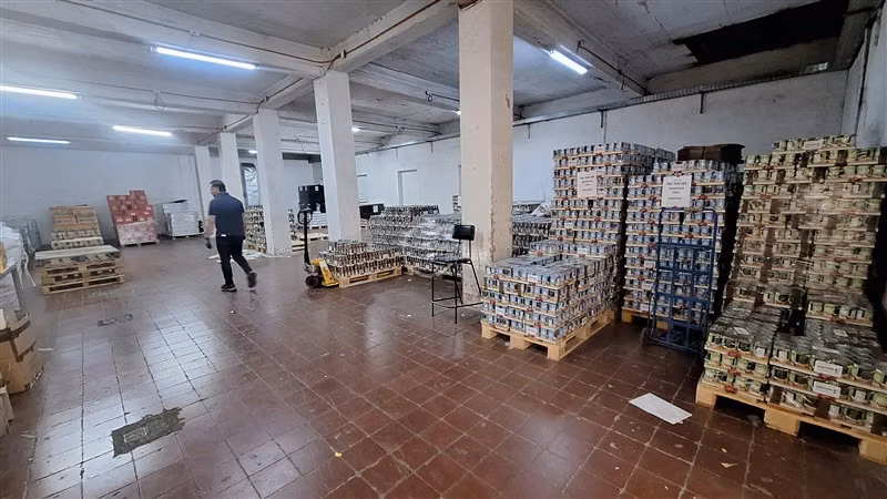 Industrial arriendi Q. Normal bodegas hormigón, oficinas FM