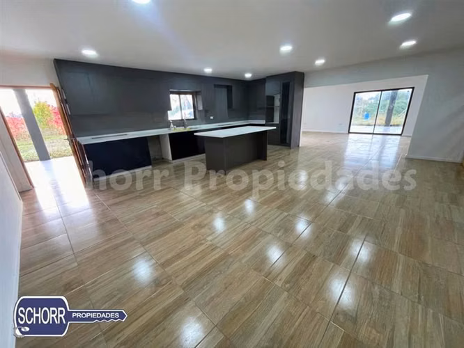 Casa en venta nueva de 400 m2 en terreno de 5.000 m2
