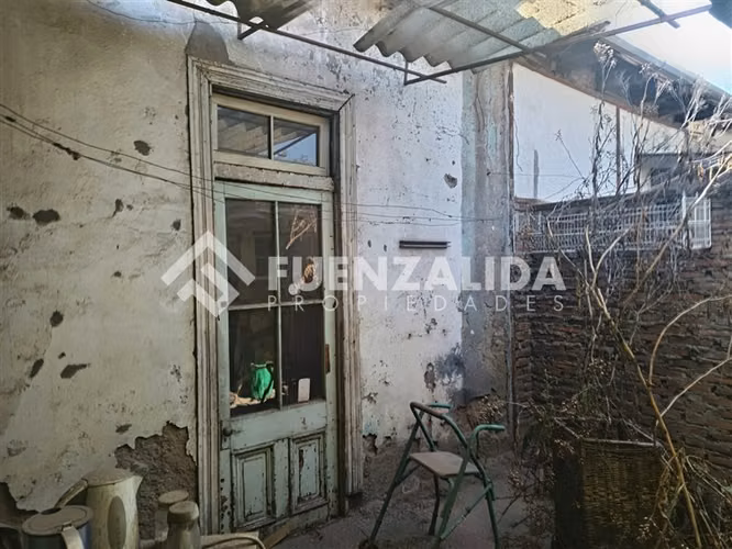 Venta Casa Independencia 7 dormitorio. 3 baños