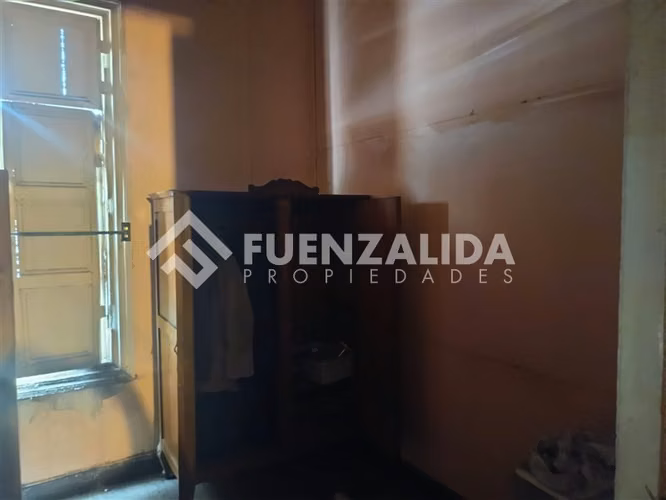 Venta Casa Independencia 7 dormitorio. 3 baños