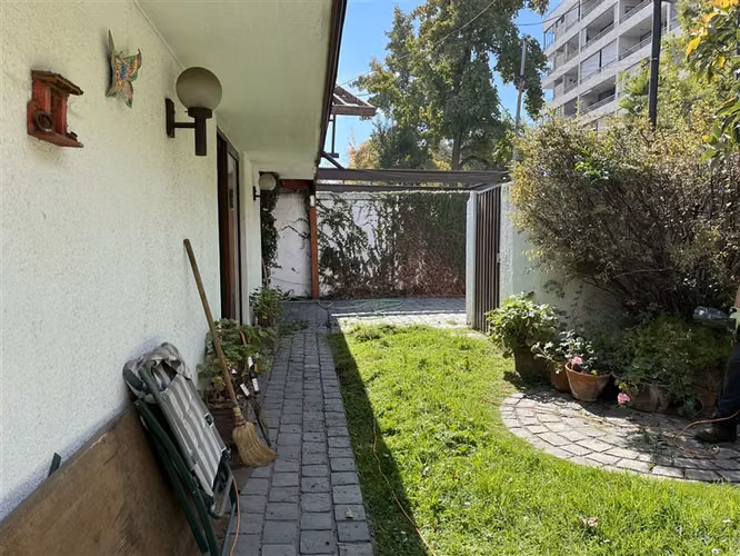 Casa en venta de 5 dorm. en Las Condes
