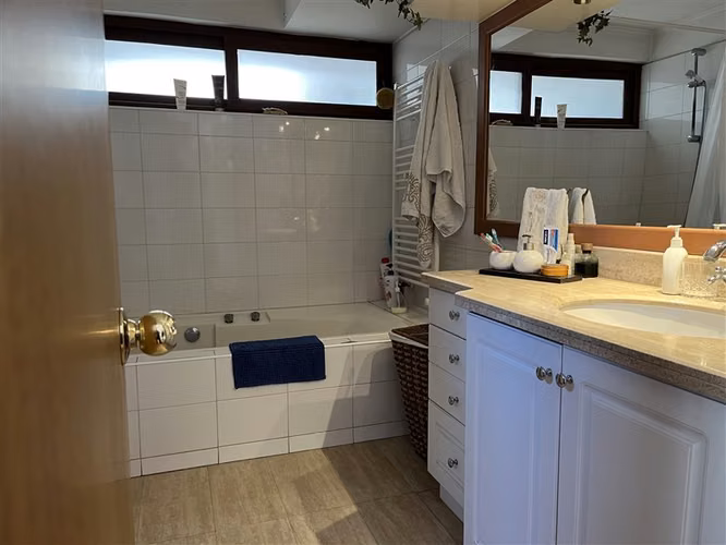 Casa en venta de 5 dorm. en Las Condes