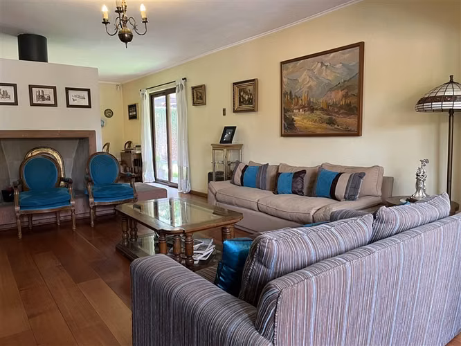 Casa en venta de 5 dorm. en Las Condes
