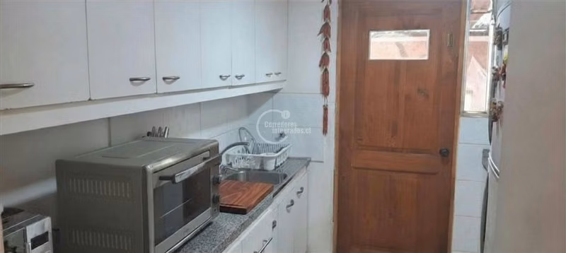 Casa en venta de 2 dorm. en Peñalolén