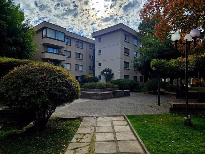 Departamento en venta de 4 dorm. en Las Condes