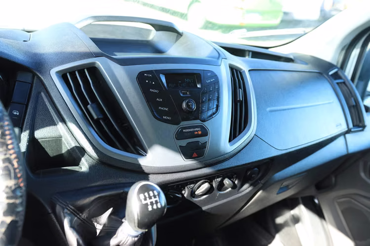 FORD TRANSIT FURGON DE CARGA AÑO 2023 2.2 DIESEL 6TA CON FRIO