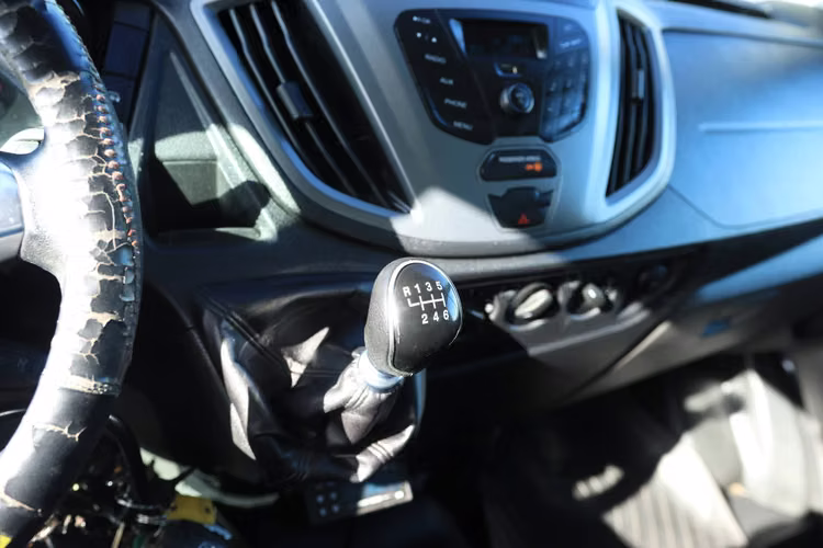FORD TRANSIT FURGON DE CARGA AÑO 2023 2.2 DIESEL 6TA CON FRIO