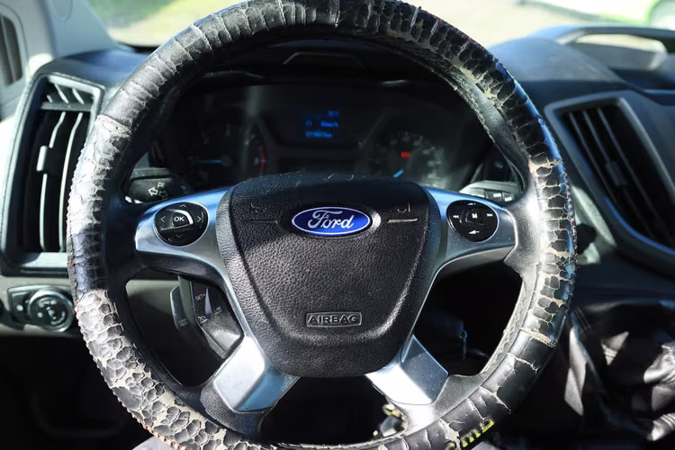 FORD TRANSIT FURGON DE CARGA AÑO 2023 2.2 DIESEL 6TA CON FRIO