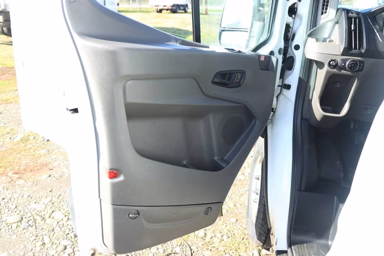 FORD TRANSIT FURGON DE CARGA AÑO 2023 2.2 DIESEL 6TA CON FRIO
