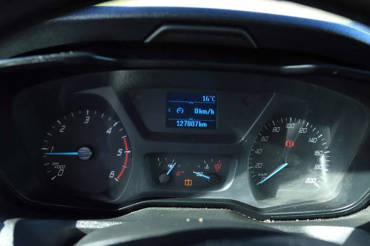FORD TRANSIT FURGON DE CARGA AÑO 2023 2.2 DIESEL 6TA CON FRIO